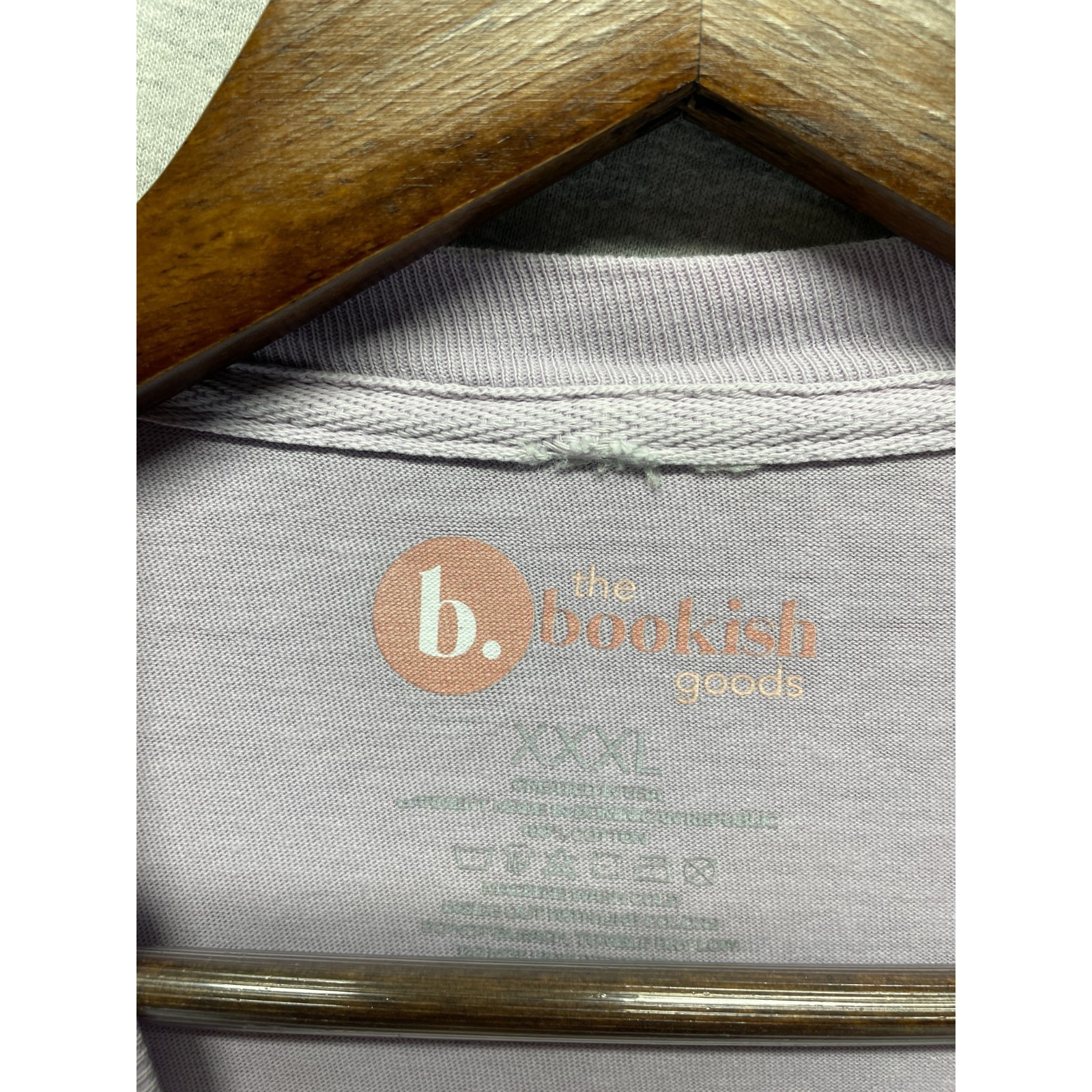 The Bookish Goods T Shirt Unisex 3xl Lilac Embroidered I Heart Books Cotton — image 4 of 6